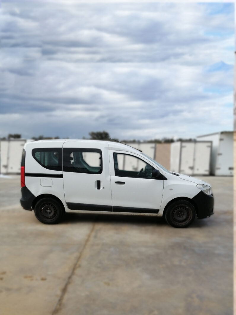
								DACIA DOKKER 2015 full									
