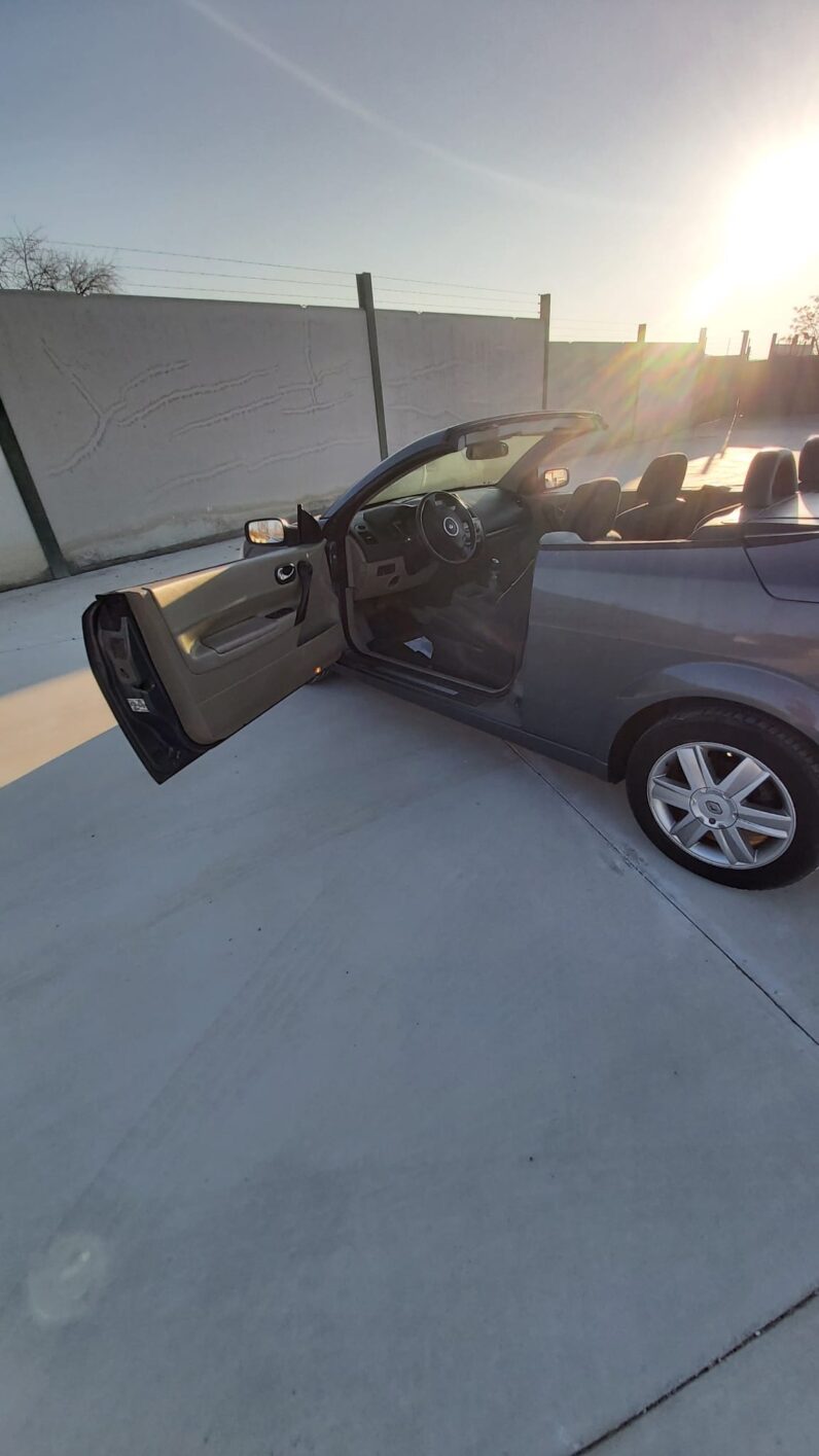 
								Renault Mégane Coupé-Cabriolet 2008 full									