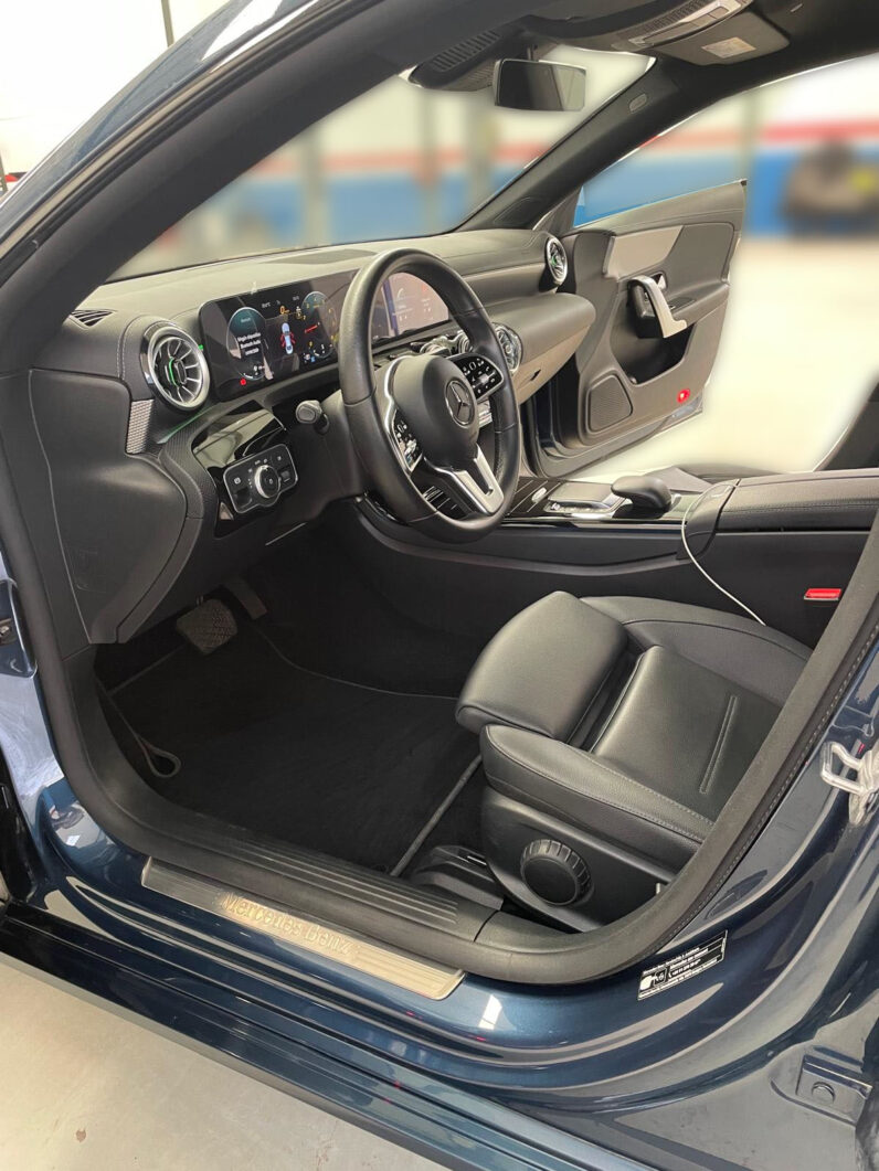 
								MERCEDES-BENZ CLA 180 AÑO 2023 full									