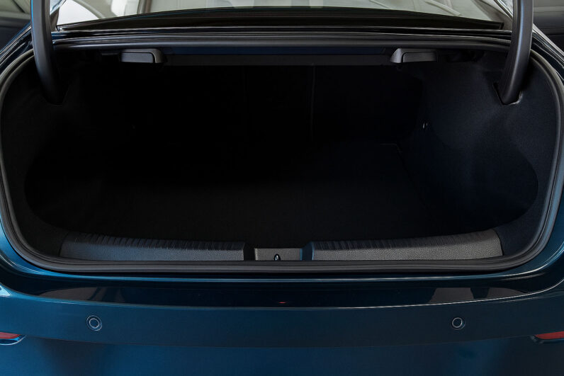 
								MERCEDES-BENZ CLA 180 AÑO 2023 full									
